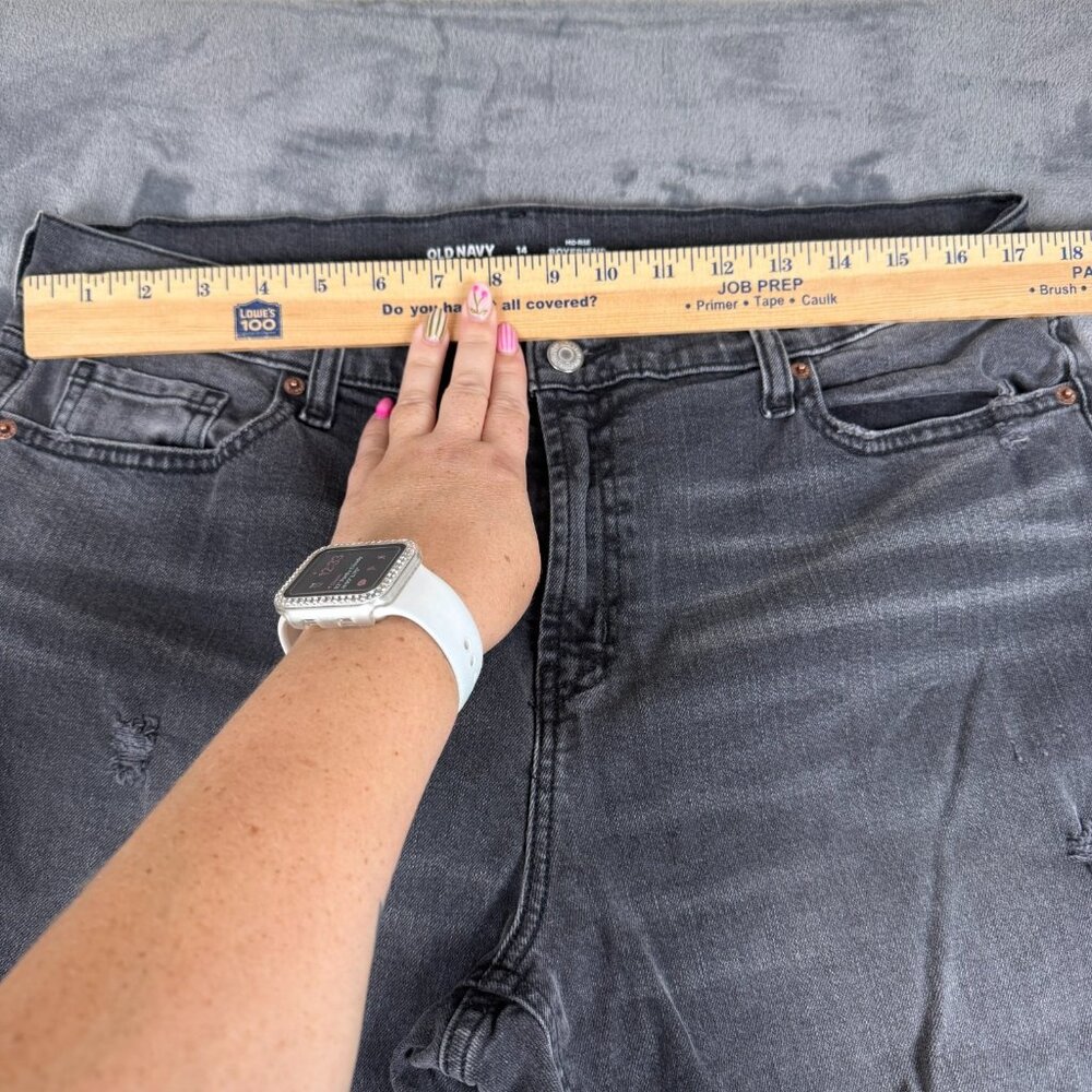 Old Navy 14 Womens Jeans Mid Rise Boyfriend Crop Black Stretch Raw Hem Distress - Picture 7 of 12